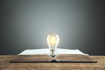 凯蒂猫的童话故事：猫和老鼠做朋友