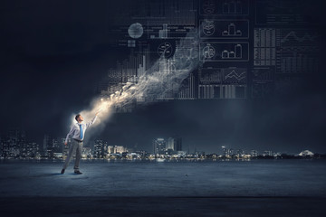 看屠呦呦的事迹青年人能学到什么？